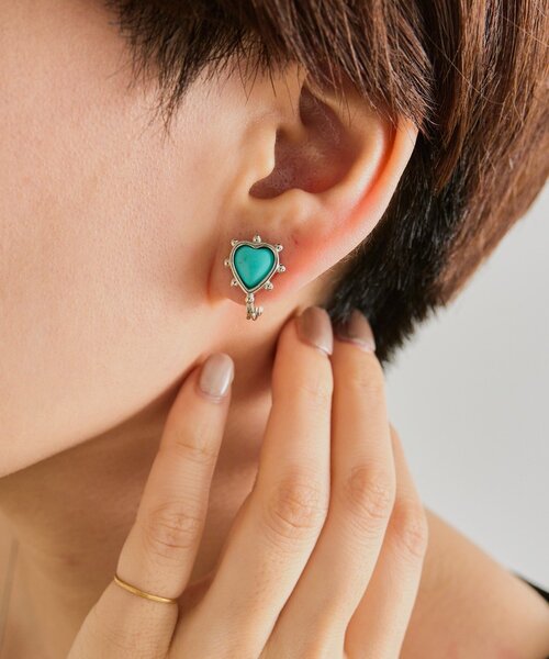 ear PAPILLONNER(イアパピヨネ)の「《WEB&一部店舗限定》ターコイズハートストーンイヤリング(イヤリング・レディース・ブルー系その他・FREE)」の7枚目の写真
