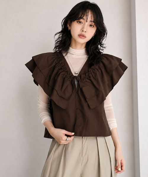 Dita Muaj.(ディータムアージュ)の「ブロードマルチフリルトップス(その他トップス・レディース・ブラック/ブラウン/OFF WHT・FREE)」の3枚目の写真