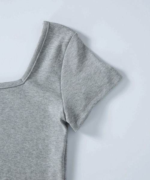 ASON(アズオン)の「SQUARE LINE TEE / GRAY(Tシャツ/カットソー・レディース・その他・FREE)」の5枚目の写真