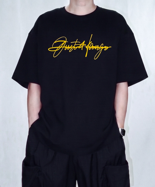 JUSTHANG(ジャストハング)の「プレミアム イエロービッグロゴオーバーサイズブラック半袖Tシャツ(Tシャツ/カットソー・メンズ・その他・LARGE/X-LARGE/XXX-LARGE/XXXX-LARGE)」の3枚目の写真