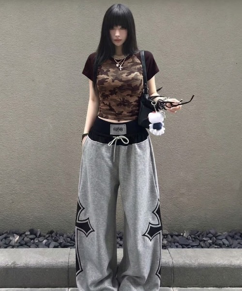 SHEPP(シープ)の「迷彩柄 ラグラン半袖Tシャツ カモフラ タイトトップス(Tシャツ/カットソー・レディース・カーキ・L/M)」の20枚目の写真