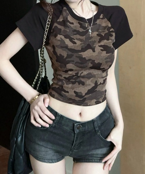 SHEPP(シープ)の「迷彩柄 ラグラン半袖Tシャツ カモフラ タイトトップス(Tシャツ/カットソー・レディース・カーキ・L/M)」の15枚目の写真