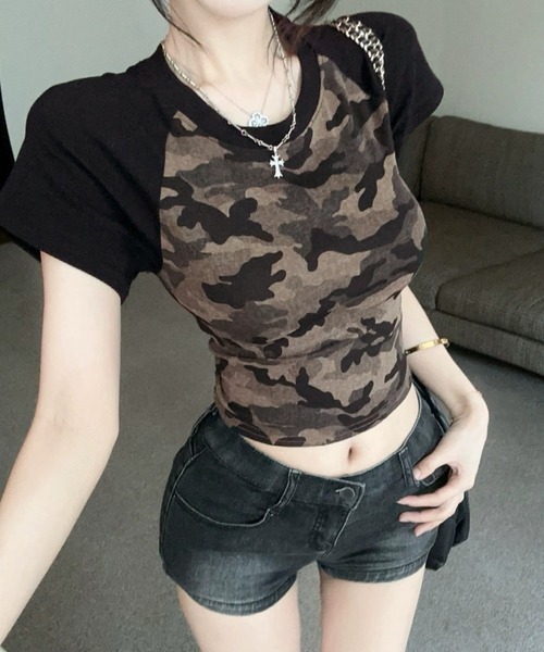 SHEPP(シープ)の「迷彩柄 ラグラン半袖Tシャツ カモフラ タイトトップス(Tシャツ/カットソー・レディース・カーキ・L/M)」の12枚目の写真