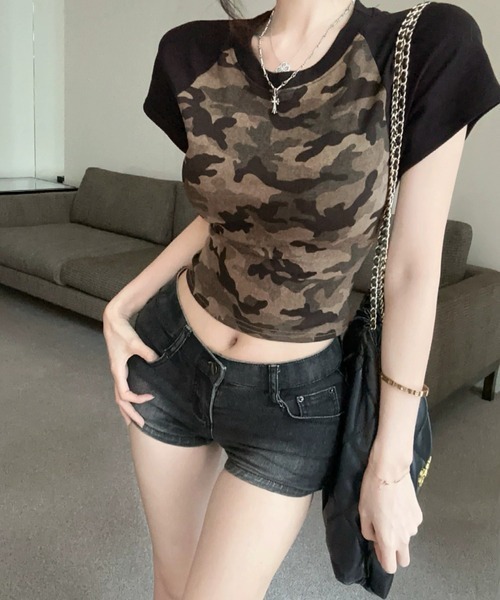 SHEPP(シープ)の「迷彩柄 ラグラン半袖Tシャツ カモフラ タイトトップス(Tシャツ/カットソー・レディース・カーキ・L/M)」の11枚目の写真