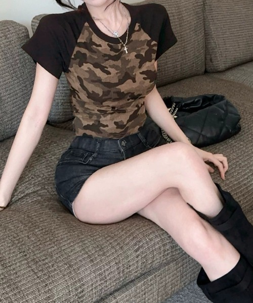 SHEPP(シープ)の「迷彩柄 ラグラン半袖Tシャツ カモフラ タイトトップス(Tシャツ/カットソー・レディース・カーキ・L/M)」の10枚目の写真