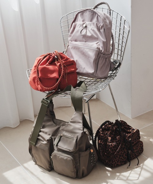 Green　Parks（グリーンパークス）の「【10ポケBag】収納アドバイザー監修リュック（バックパック/リュック・レディース・ブラック/グレー・FREE）」の3枚目の写真