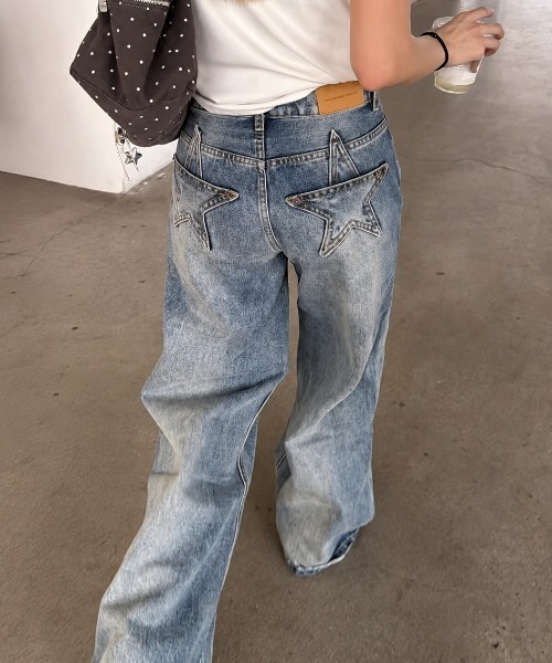 Achic(アシック)の「バックスターダメージ加工デニムパンツ(デニムパンツ・レディース・ブルー・M/L/S)」の1枚目の写真