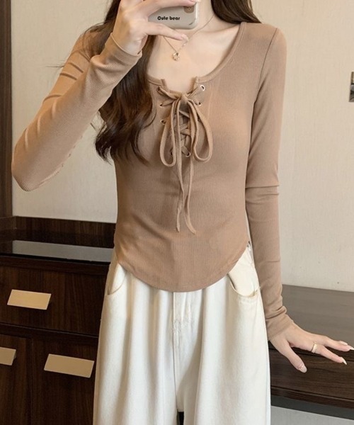 Beststore(ベストストア)の「胸元レースアップ 長袖リブカットソー タイトトップス(Tシャツ/カットソー・レディース・ベージュ/ブラック/ホワイト/グレー・FREE)」の4枚目の写真