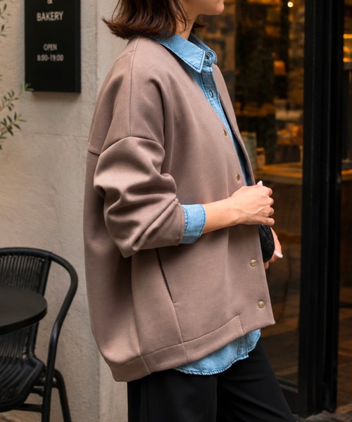 Emma Taylor(エマテイラー)の「【フォルムにこだわったカーディガン】ダンボールコクーンフォルムカーディガン(カーディガン/ボレロ・レディース・チャコールグレー/ブラック/オフホワイト/モカ・FREE)」の4枚目の写真