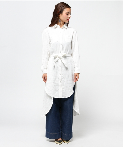 SLY（スライ）の「HIGH SLIT LONG SH（シャツ/ブラウス・レディース・カーキ/ベージュ/オフホワイト・FREE）」の13枚目の写真