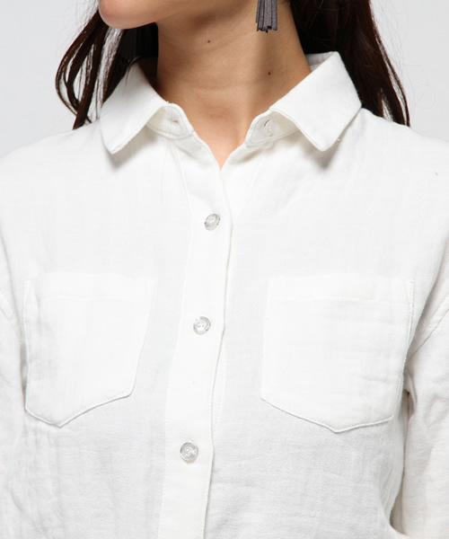 SLY（スライ）の「HIGH SLIT LONG SH（シャツ/ブラウス・レディース・カーキ/ベージュ/オフホワイト・FREE）」の16枚目の写真