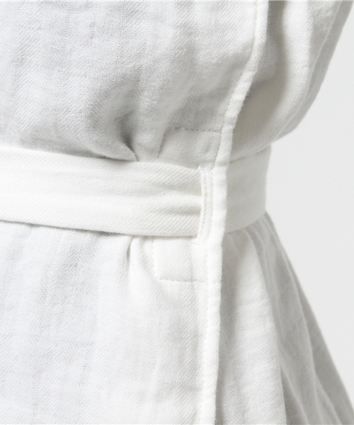 SLY（スライ）の「HIGH SLIT LONG SH（シャツ/ブラウス・レディース・カーキ/ベージュ/オフホワイト・FREE）」の10枚目の写真