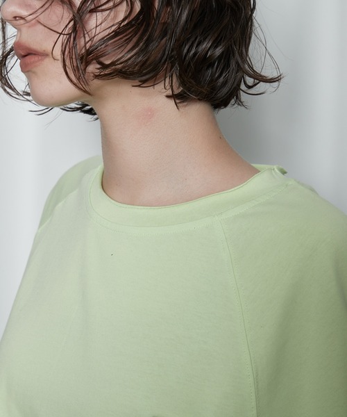 OFROOM(オフルーム)の「【2026秋冬新作】Cut-off Oversized Tee|カットオフオーバーサイズTee(Tシャツ/カットソー・レディース・ブラック/ホワイト/グレー/ライム・FREE)」の10枚目の写真