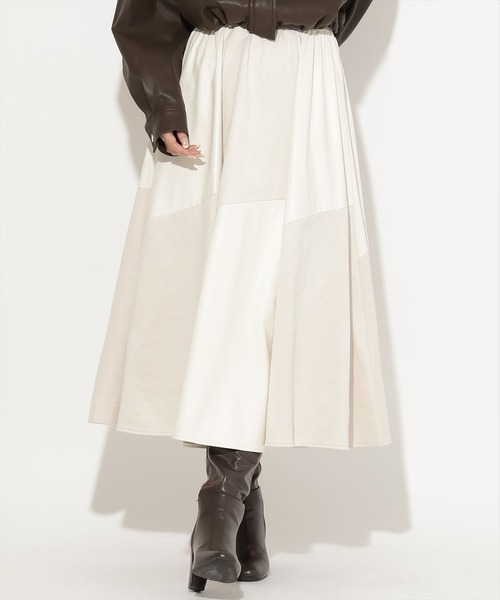 AND COUTURE（アンドクチュール）の「エコレザー×エコスウェード切替スカート（スカート・レディース・ホワイト/ブラック/ベージュ・FREE）」の4枚目の写真