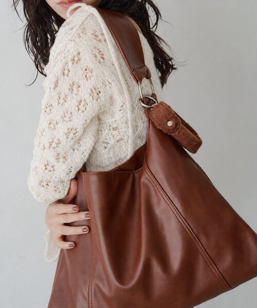 Kastane(カスタネ)の「【9.19(土)0:00発売】リップチャームミドルBAG(トートバッグ・レディース・カーキ/ブラウン系その他/ブラウン・FREE)」の1枚目の写真