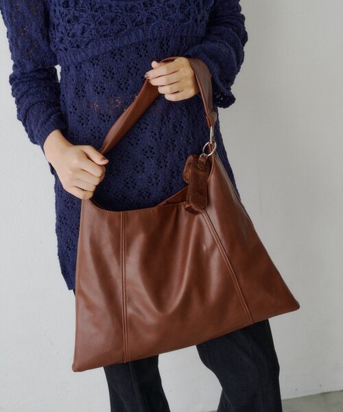 Kastane(カスタネ)の「【9.19(土)0:00発売】リップチャームミドルBAG(トートバッグ・レディース・カーキ/ブラウン系その他/ブラウン・FREE)」の6枚目の写真