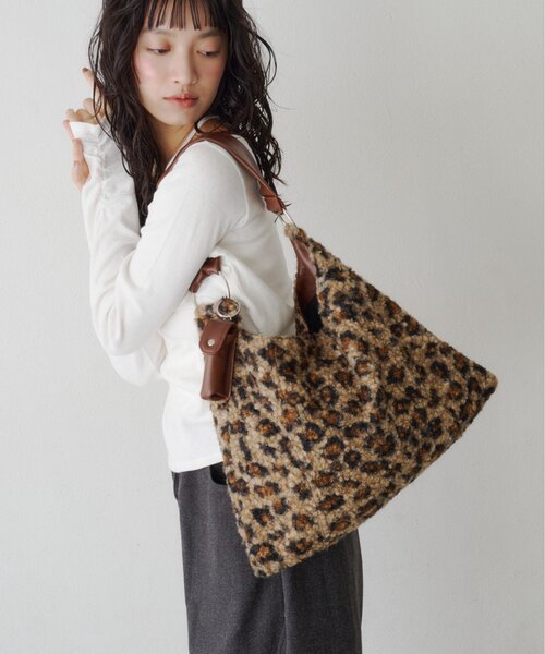 Kastane(カスタネ)の「【9.19(土)0:00発売】リップチャームミドルBAG(トートバッグ・レディース・カーキ/ブラウン系その他/ブラウン・FREE)」の20枚目の写真