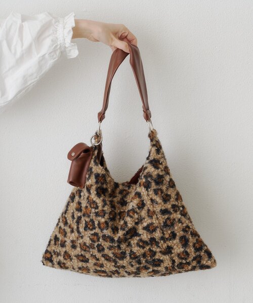Kastane(カスタネ)の「【9.19(土)0:00発売】リップチャームミドルBAG(トートバッグ・レディース・カーキ/ブラウン系その他/ブラウン・FREE)」の17枚目の写真