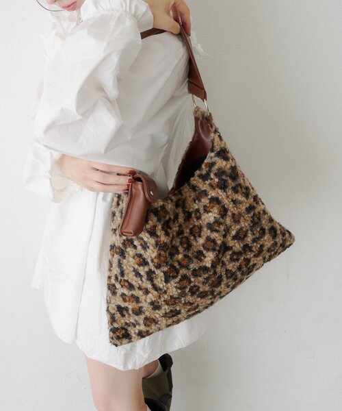 Kastane(カスタネ)の「【9.19(土)0:00発売】リップチャームミドルBAG(トートバッグ・レディース・カーキ/ブラウン系その他/ブラウン・FREE)」の16枚目の写真