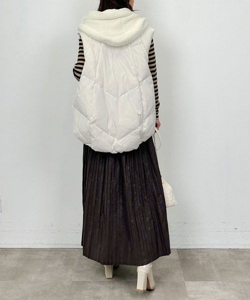 PICCIN(ピッチン)の「フェイクレザープリーツスカート(スカート・レディース・アイボリー/ブラウン/ブラック・M)」の16枚目の写真