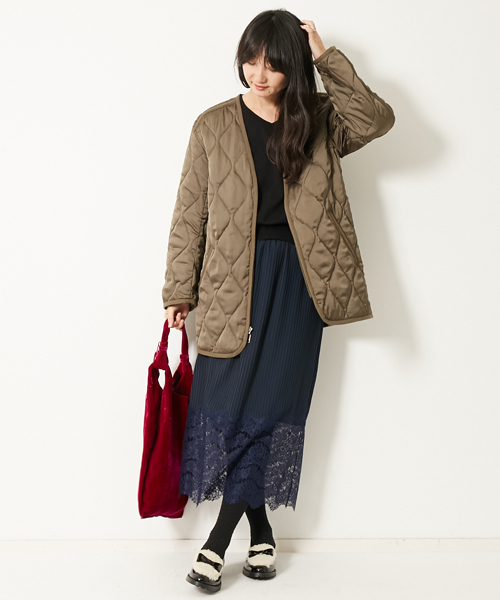 AMERICAN RAG CIE(アメリカンラグシー)の「AMERICAN RAG CIEヴィンテージ中綿ミリタリージャケット(ノーカラージャケット・レディース・カーキ・FREE)」の4枚目の写真