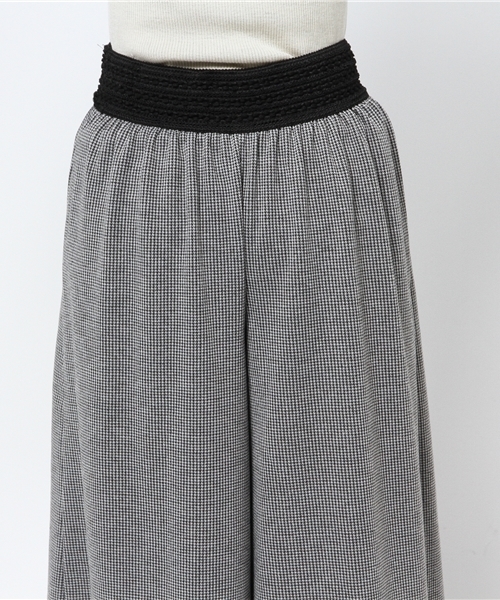 VENCEEXCHANGE（ヴァンスエクスチェンジ）の「ポンポン付き千鳥ガウチョパンツ    （その他パンツ・レディース・ブラック・MEDIUM）」の6枚目の写真