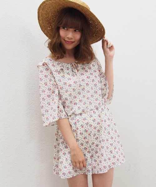 dazzlin（ダズリン）の「ヴィンテージフルーツロンパース（つなぎ/オールインワン・レディース・オフホワイト/ネイビー/イエロー・SMALL/MEDIUM）」の2枚目の写真