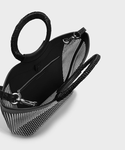 CHARLES & KEITH(チャールズ & キース)の「サーキュラーハンドルトート / CIRCULAR HANDLE TOTE(トートバッグ・レディース・バーガンディー/ブラック/ピンク・XL)」の5枚目の写真