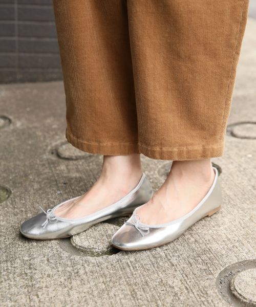 LOWRYS FARM（ローリーズファーム）の「バレエシューズ　802200（バレエシューズ・レディース・オフホワイト/ブラック/レッド/グレー・MEDIUM/LARGE）」の3枚目の写真