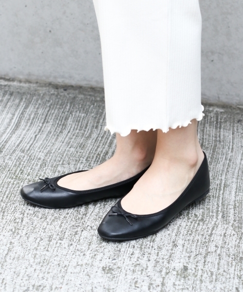 LOWRYS FARM（ローリーズファーム）の「バレエシューズ　802200（バレエシューズ・レディース・オフホワイト/ブラック/レッド/グレー・MEDIUM/LARGE）」の2枚目の写真