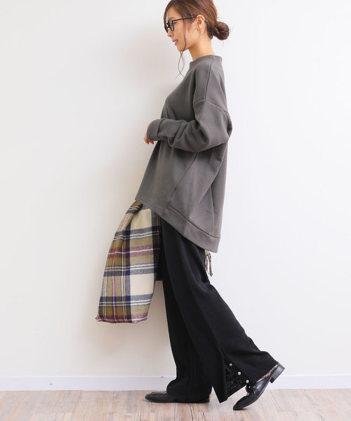 andme（アンドミー）の「裏起毛オーバーサイズチュニックトップス（スウェット・レディース・ブラック/ネイビー/グレー/カーキ/ベージュ/アイボリー・M）」の13枚目の写真