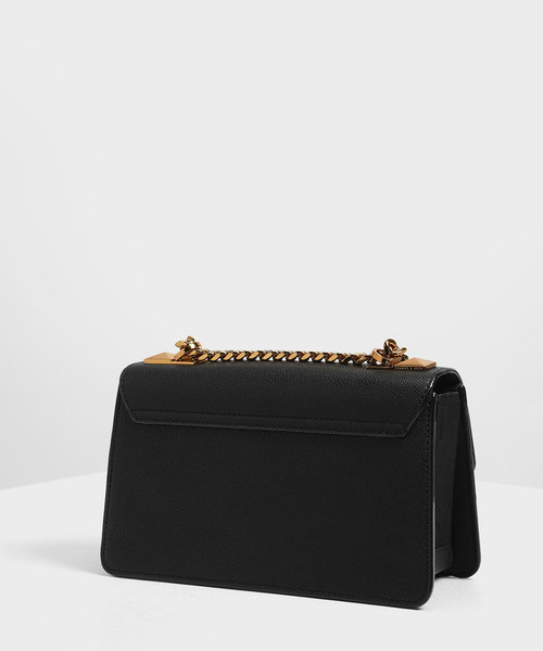 CHARLES & KEITH(チャールズ & キース)の「メタルプッシュロック クロスボディバッグ / Metal Push Lock Crossbody Bag2(ショルダーバッグ・レディース・ブラック/イエロー/クリアレッド・S)」の11枚目の写真