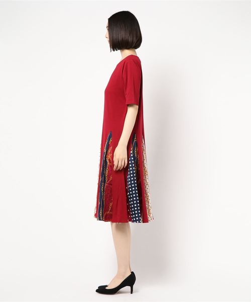 GeeRA（ジーラ）の「スカーフ柄切替ワンピース（ワンピース・レディース・カーキ/ボルドー/ブラック・LARGE/MEDIUM/X-LARGE/SMALL）」の4枚目の写真