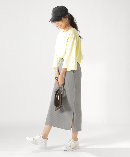 BAYFLOW（ベイフロー）の「ワッフルタイトスカート（スカート・レディース・ブラウン/グレー/オフホワイト/チャコール・SMALL/MEDIUM）」の5枚目の写真