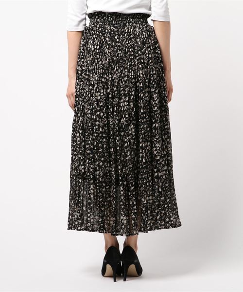 archives(アルシーヴ)の「ラメレオパ消しプリーツスカート(スカート・レディース・ブラック/グレー/ワイン・MEDIUM)」の4枚目の写真