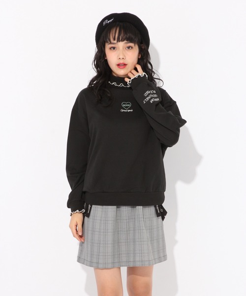 repipi armario（レピピ アルマリオ）の「フリルタートルネックウラケスウェット（スウェット・キッズ・ブラック/ブラウン/ライトピンク・SMALL/MEDIUM/LARGE/X-SMALL）」の2枚目の写真