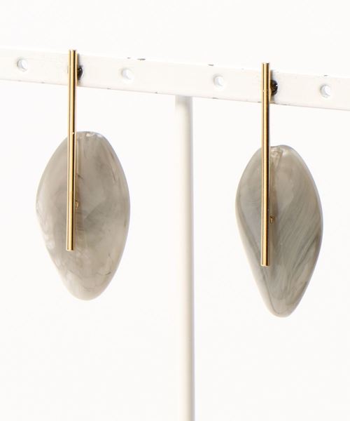 MODE ROBE（モードローブ）の「ラージドロップピアス（ピアス（両耳用）・レディース・ベージュ/ブラウン/グレー/ブルー系その他・FREE）」の2枚目の写真