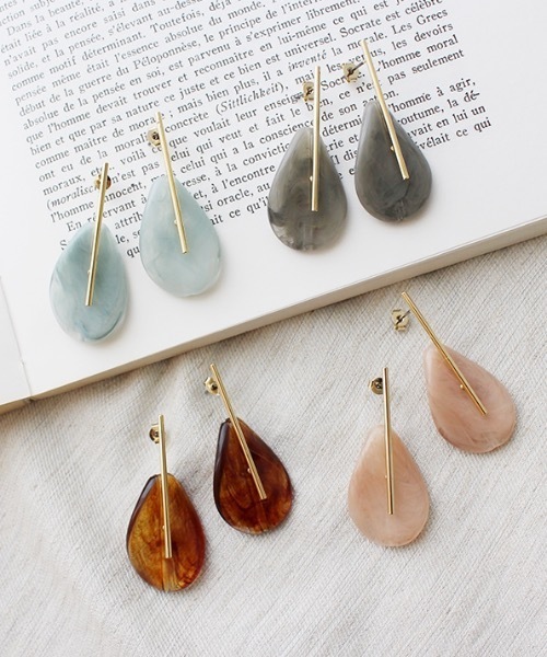 MODE ROBE（モードローブ）の「ラージドロップピアス（ピアス（両耳用）・レディース・ベージュ/ブラウン/グレー/ブルー系その他・FREE）」の6枚目の写真