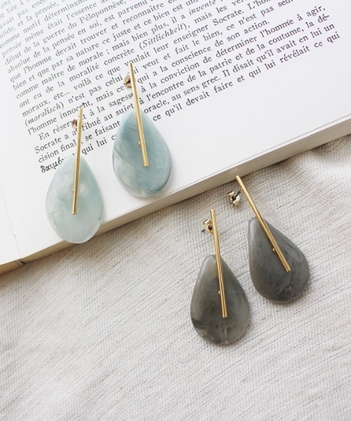 MODE ROBE（モードローブ）の「ラージドロップピアス（ピアス（両耳用）・レディース・ベージュ/ブラウン/グレー/ブルー系その他・FREE）」の8枚目の写真