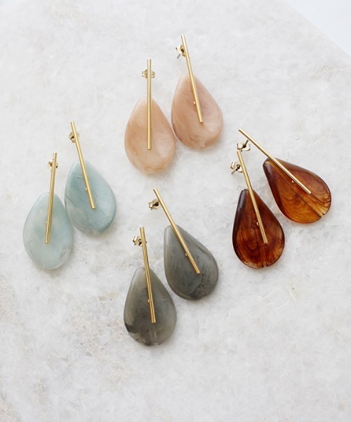 MODE ROBE（モードローブ）の「ラージドロップピアス（ピアス（両耳用）・レディース・ベージュ/ブラウン/グレー/ブルー系その他・FREE）」の10枚目の写真