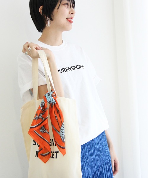 ADAM ET ROPE'(アダムエロペ)の「バンダナ付きロゴTEE (トートBAG)(Tシャツ/カットソー・レディース・イエロー/パープル系その他/レッド/オレンジ・FREE)」の4枚目の写真