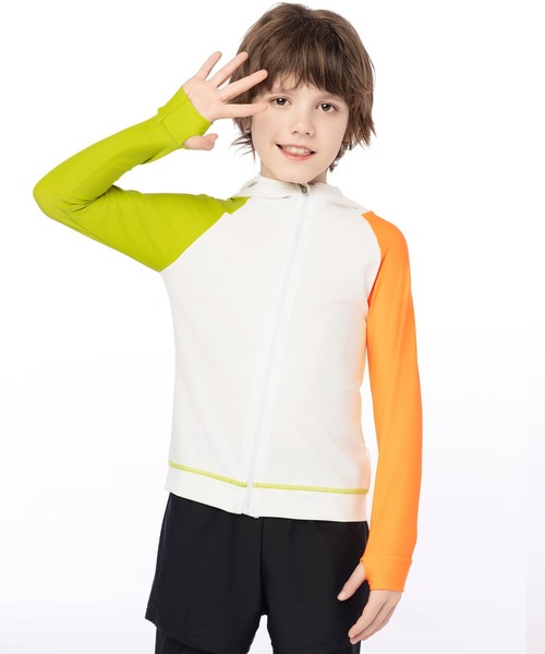 TeddyShop（テディショップ）の「【UVカット率 99.9%以上】キッズ フード付きフロントジップ長袖ラッシュガード パーカー 水陸両用（ラッシュガード・キッズ・ブルー系その他/ライトブルー/パープル/ブラック/ピンク/イエロー/ホワイト/ネイビー/グレー/ブラック×ホワイト/コーラルピンク/グリーン/カラフル/ホワイト系その他/ブルー系その他2/ピンク系その他/グレー系その他/ブラウン/グレー系その他2/ホワイト系その他2/ホワイト系その他3/ブラック系その他/ブルー系その他3/ホワイト×ネイビー/ホワイト×グリーン/ピンク系その他2・150cm/120cm/140cm/110cm/130cm/100cm）」の3枚目の写真