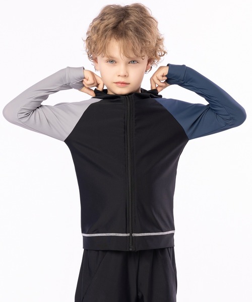 TeddyShop（テディショップ）の「【UVカット率 99.9%以上】キッズ フード付きフロントジップ長袖ラッシュガード パーカー 水陸両用（ラッシュガード・キッズ・ブルー系その他/ライトブルー/パープル/ブラック/ピンク/イエロー/ホワイト/ネイビー/グレー/ブラック×ホワイト/コーラルピンク/グリーン/カラフル/ホワイト系その他/ブルー系その他2/ピンク系その他/グレー系その他/ブラウン/グレー系その他2/ホワイト系その他2/ホワイト系その他3/ブラック系その他/ブルー系その他3/ホワイト×ネイビー/ホワイト×グリーン/ピンク系その他2・150cm/120cm/140cm/110cm/130cm/100cm）」の10枚目の写真