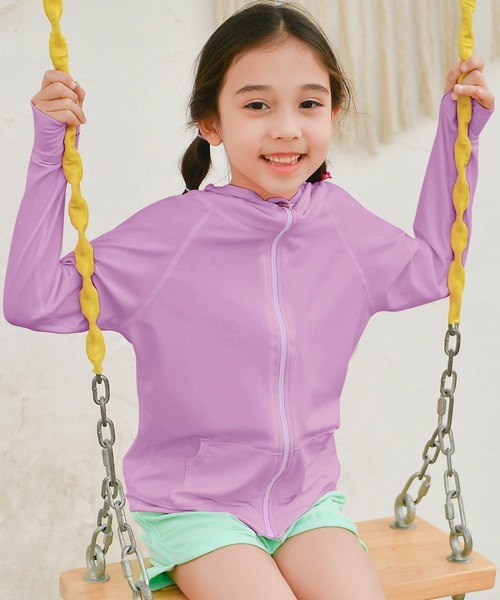 TeddyShop（テディショップ）の「【UVカット率 99.9%以上】キッズ フード付きフロントジップ長袖ラッシュガード パーカー 水陸両用（ラッシュガード・キッズ・ブルー系その他/ライトブルー/パープル/ブラック/ピンク/イエロー/ホワイト/ネイビー/グレー/ブラック×ホワイト/コーラルピンク/グリーン/カラフル/ホワイト系その他/ブルー系その他2/ピンク系その他/グレー系その他/ブラウン/グレー系その他2/ホワイト系その他2/ホワイト系その他3/ブラック系その他/ブルー系その他3/ホワイト×ネイビー/ホワイト×グリーン/ピンク系その他2・150cm/120cm/140cm/110cm/130cm/100cm）」の21枚目の写真