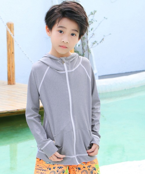 TeddyShop（テディショップ）の「【UVカット率 99.9%以上】キッズ フード付きフロントジップ長袖ラッシュガード パーカー 水陸両用（ラッシュガード・キッズ・ブルー系その他/ライトブルー/パープル/ブラック/ピンク/イエロー/ホワイト/ネイビー/グレー/ブラック×ホワイト/コーラルピンク/グリーン/カラフル/ホワイト系その他/ブルー系その他2/ピンク系その他/グレー系その他/ブラウン/グレー系その他2/ホワイト系その他2/ホワイト系その他3/ブラック系その他/ブルー系その他3/ホワイト×ネイビー/ホワイト×グリーン/ピンク系その他2・150cm/120cm/140cm/110cm/130cm/100cm）」の11枚目の写真