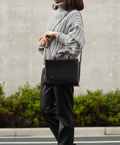 Laugoa(ラウゴア)の「RUUT 2WAY トートバッグ(トートバッグ・レディース・ブラック/ベージュ/シルバー・9)」の2枚目の写真