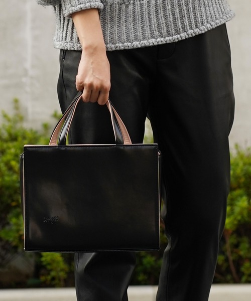 Laugoa(ラウゴア)の「RUUT 2WAY トートバッグ(トートバッグ・レディース・ブラック/ベージュ/シルバー・9)」の17枚目の写真