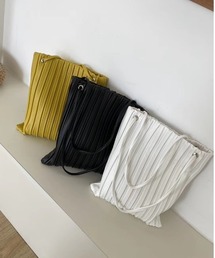 プリーツ加工入りスクエアトートバッグ