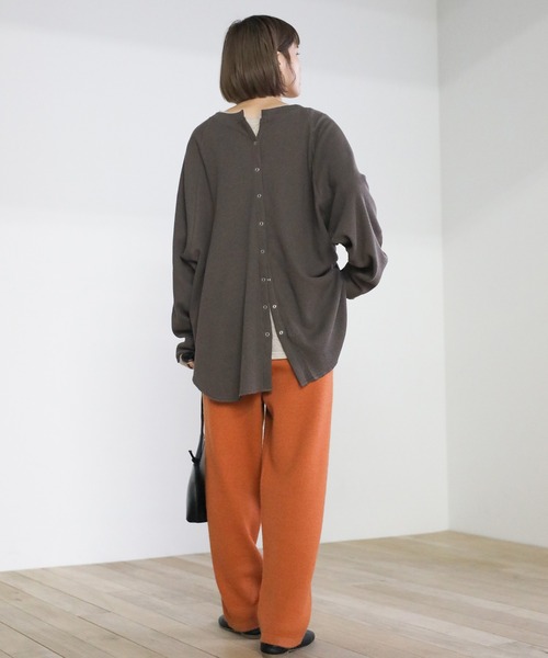 select MOCA(セレクトモカ)の「バックデザインワッフルラウンドトップス(Tシャツ/カットソー・レディース・オリーブ/ライトベージュ/チャコール・FREE)」の8枚目の写真