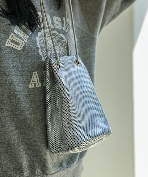 VACANCY（ヴァカンシー）の「スネークチェーンメタルバッグ（ショルダーバッグ・レディース・ブラック/シルバー・FREE）」の12枚目の写真